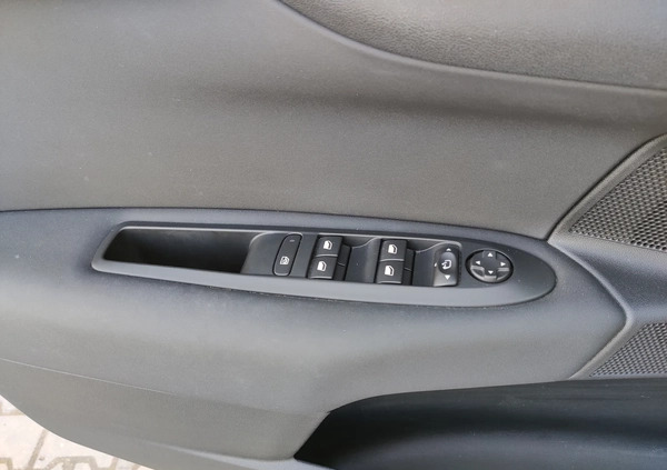 Citroen C4 cena 49000 przebieg: 111000, rok produkcji 2018 z Warszawa małe 211